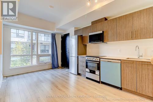12 - 851 Sheppard Avenue W, Toronto, ON - Indoor Photo Showing Kitchen