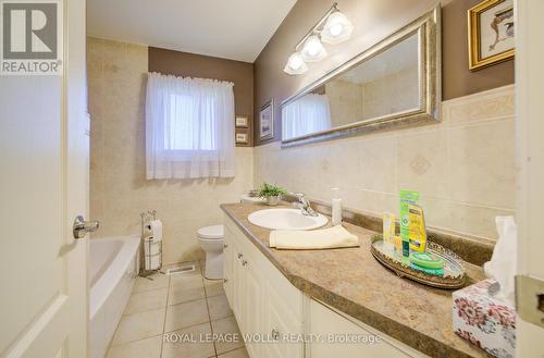 116 Boniface Avenue, Kitchener, ON - Indoor Photo Showing Bathroom