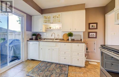 116 Boniface Avenue, Kitchener, ON - Indoor Photo Showing Kitchen