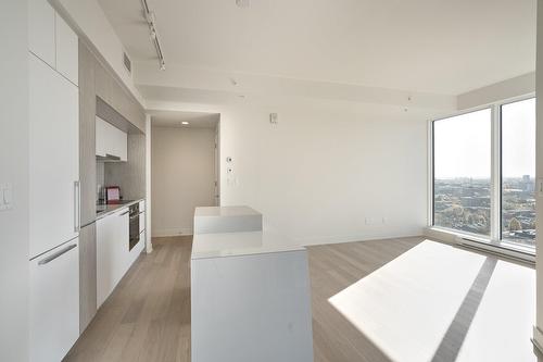 Kitchen - 713-1288 Rue St-Antoine O., Montréal (Ville-Marie), QC - Indoor Photo Showing Other Room