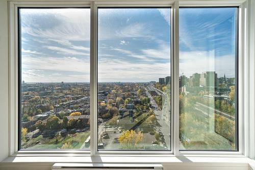 View - 713-1288 Rue St-Antoine O., Montréal (Ville-Marie), QC - Indoor Photo Showing Other Room