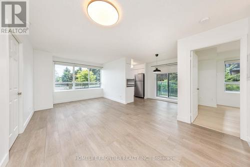 210 - 23 Oneida Crescent, Richmond Hill, ON - Indoor