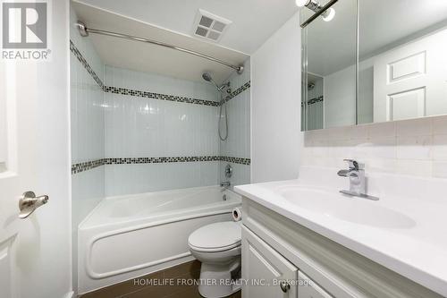 210 - 23 Oneida Crescent, Richmond Hill, ON - Indoor Photo Showing Bathroom