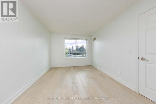 210 - 23 Oneida Crescent, Richmond Hill, ON - Indoor Photo Showing Other Room