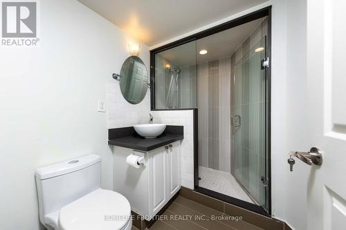 210 - 23 Oneida Crescent, Richmond Hill, ON - Indoor Photo Showing Bathroom