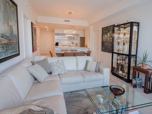 Overall view - 402-151 Rue De La Rotonde, Montréal (Verdun/Île-Des-Soeurs), QC - Indoor Photo Showing Living Room