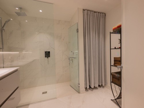 Ensuite bathroom - 402-151 Rue De La Rotonde, Montréal (Verdun/Île-Des-Soeurs), QC - Indoor Photo Showing Bathroom