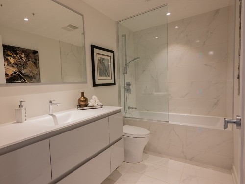 Bathroom - 402-151 Rue De La Rotonde, Montréal (Verdun/Île-Des-Soeurs), QC - Indoor Photo Showing Bathroom