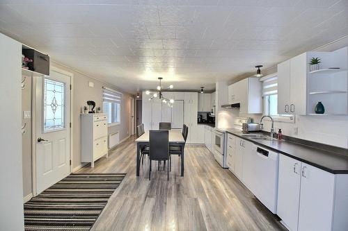 Kitchen - 1664 Rue Bellevue, Val-D'Or, QC - Indoor