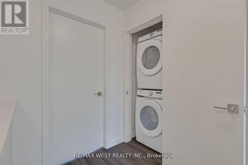 10 Rainwater Lane, Barrie, ON - Indoor Photo Showing Laundry Room
