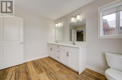 A - 33 Second Avenue, Kitchener, ON - Indoor Photo Showing Bathroom