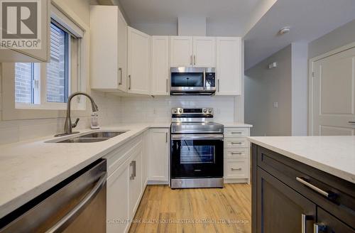 A - 33 Second Avenue, Kitchener, ON - Indoor Photo Showing Kitchen With Double Sink