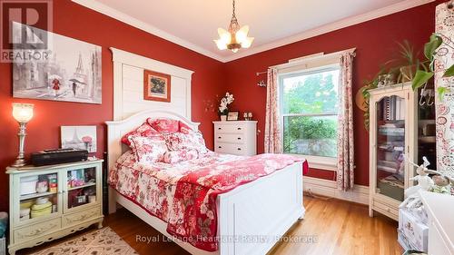 132 Elgin Avenue E, Goderich (Goderich (Town)), ON - Indoor Photo Showing Bedroom