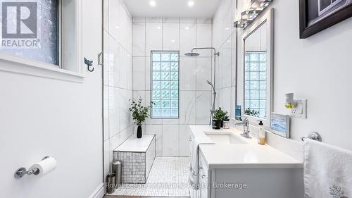 132 Elgin Avenue E, Goderich (Goderich (Town)), ON - Indoor Photo Showing Bathroom