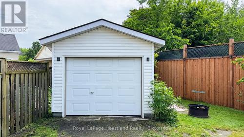 132 Elgin Avenue E, Goderich (Goderich (Town)), ON - Outdoor With Exterior