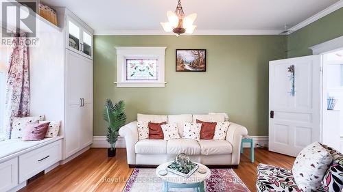 132 Elgin Avenue E, Goderich (Goderich (Town)), ON - Indoor Photo Showing Living Room