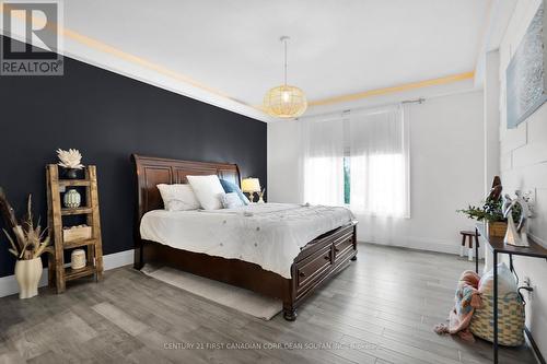 405 Darcy Drive, Strathroy-Caradoc (Ne), ON - Indoor Photo Showing Bedroom