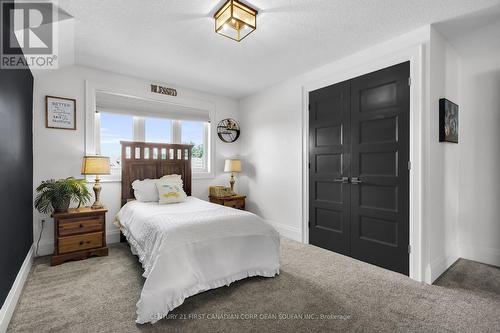 405 Darcy Drive, Strathroy-Caradoc (Ne), ON - Indoor Photo Showing Bedroom