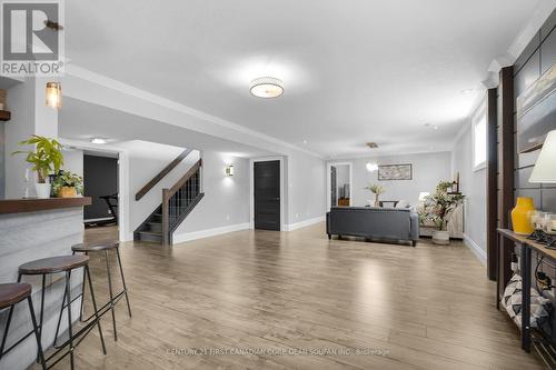 405 Darcy Drive, Strathroy-Caradoc (Ne), ON - Indoor Photo Showing Living Room