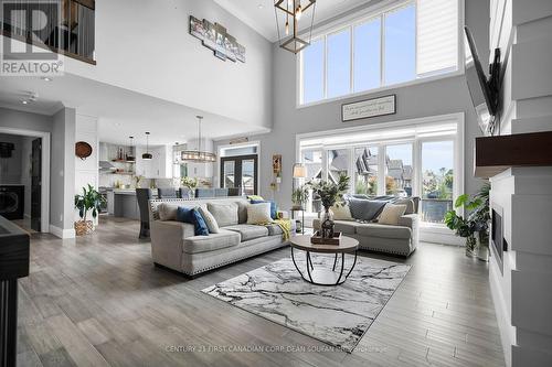 405 Darcy Drive, Strathroy-Caradoc (Ne), ON - Indoor Photo Showing Living Room With Fireplace