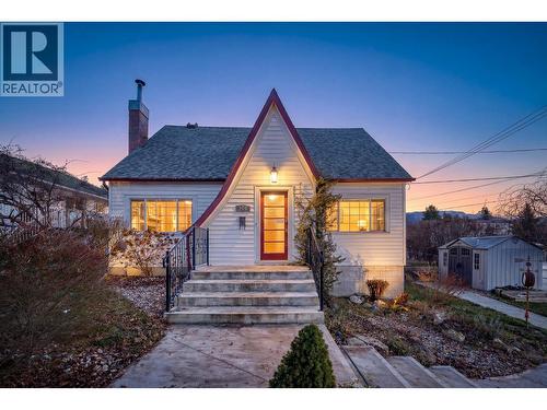 306 10th Avenue N  Creston, BC V0B 1G0