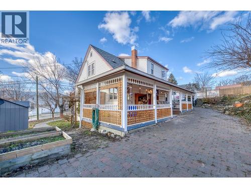 306 10th Avenue N  Creston, BC V0B 1G0