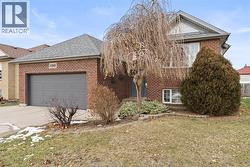 11209 ANCONA CRESCENT  Windsor, ON N8R 2K2