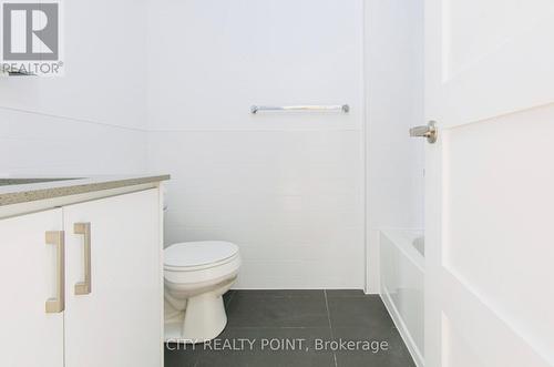 201 - 10 Shallmar Boulevard, Toronto, ON - Indoor Photo Showing Bathroom