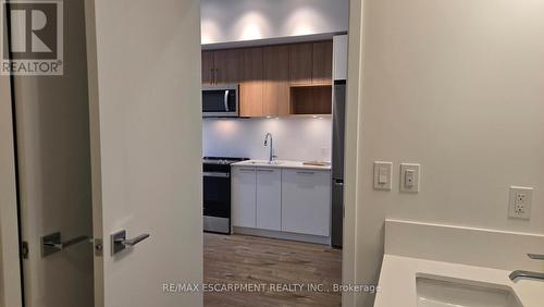 102 - 500 Plains Road E, Burlington, ON - Indoor