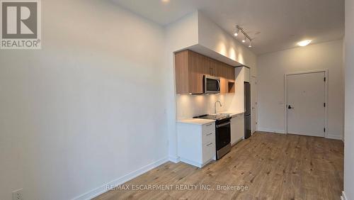 102 - 500 Plains Road E, Burlington, ON - Indoor Photo Showing Other Room