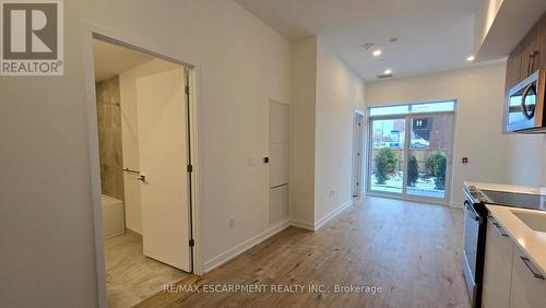 102 - 500 Plains Road E, Burlington, ON - Indoor