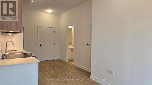 102 - 500 Plains Road E, Burlington, ON - Indoor Photo Showing Other Room