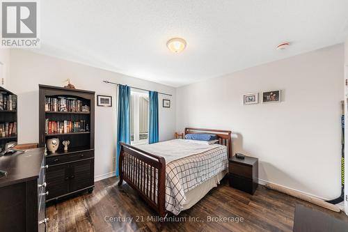 117 Allegra Drive, Wasaga Beach, ON - Indoor Photo Showing Bedroom