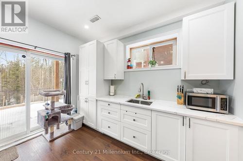 117 Allegra Drive, Wasaga Beach, ON - Indoor Photo Showing Kitchen