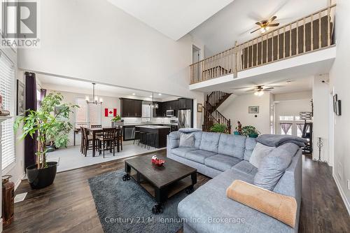 117 Allegra Drive, Wasaga Beach, ON - Indoor Photo Showing Living Room