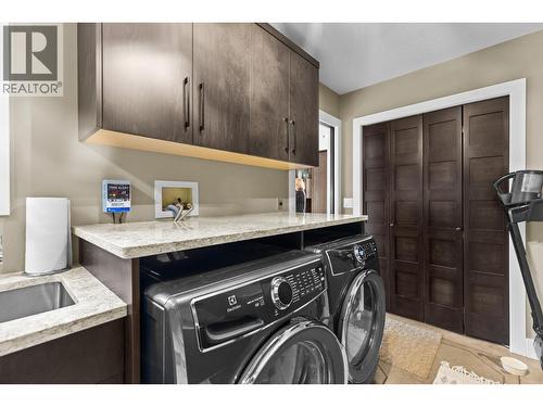 9900 Eastside Road Unit# 3, Vernon, BC - Indoor Photo Showing Laundry Room