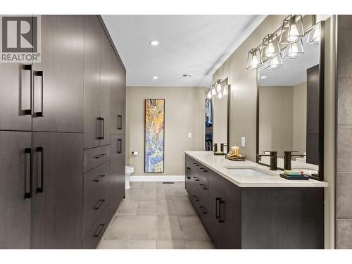 9900 Eastside Road Unit# 3, Vernon, BC - Indoor Photo Showing Bathroom