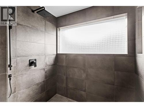 9900 Eastside Road Unit# 3, Vernon, BC - Indoor Photo Showing Bathroom