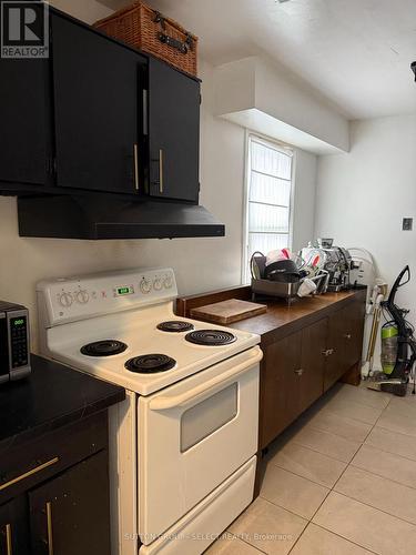74 - 70 Fiddlers Green Road, London North (North P), ON - Indoor Photo Showing Kitchen