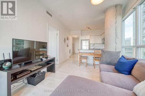 706 - 150 East Liberty Street, Toronto, ON - Indoor Photo Showing Living Room