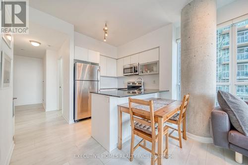 706 - 150 East Liberty Street, Toronto, ON - Indoor Photo Showing Kitchen