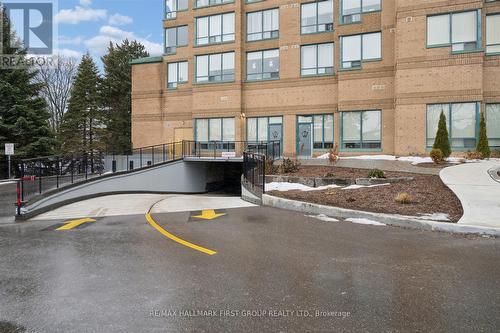 508 - 711 Rossland Road, Whitby, ON - Outdoor