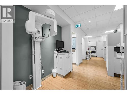 102 1048 Ridgeway Avenue, Coquitlam, BC 