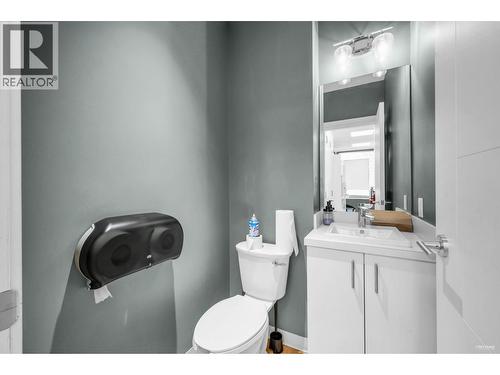 102 1048 Ridgeway Avenue, Coquitlam, BC 