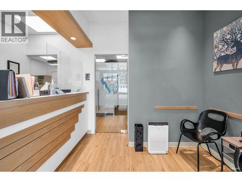 102 1048 Ridgeway Avenue, Coquitlam, BC 