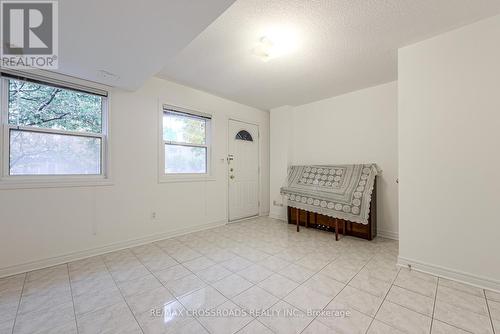 111 Pond Drive, Markham, ON - Indoor Photo Showing Other Room