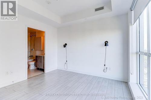 1306 - 31 Tippett Road, Toronto, ON - Indoor Photo Showing Other Room