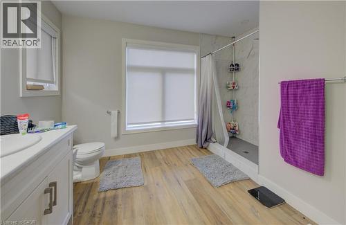 33 Second Avenue Unit# A, Kitchener, ON - Indoor Photo Showing Bathroom