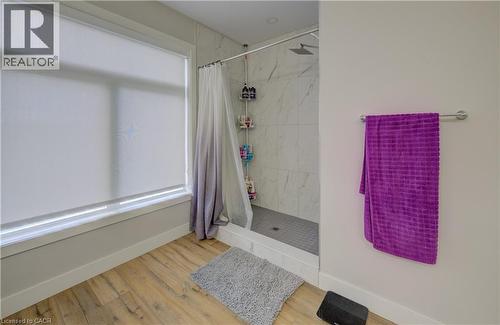 33 Second Avenue Unit# A, Kitchener, ON - Indoor Photo Showing Bathroom