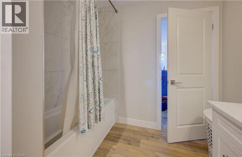 33 Second Avenue Unit# A, Kitchener, ON - Indoor Photo Showing Bathroom